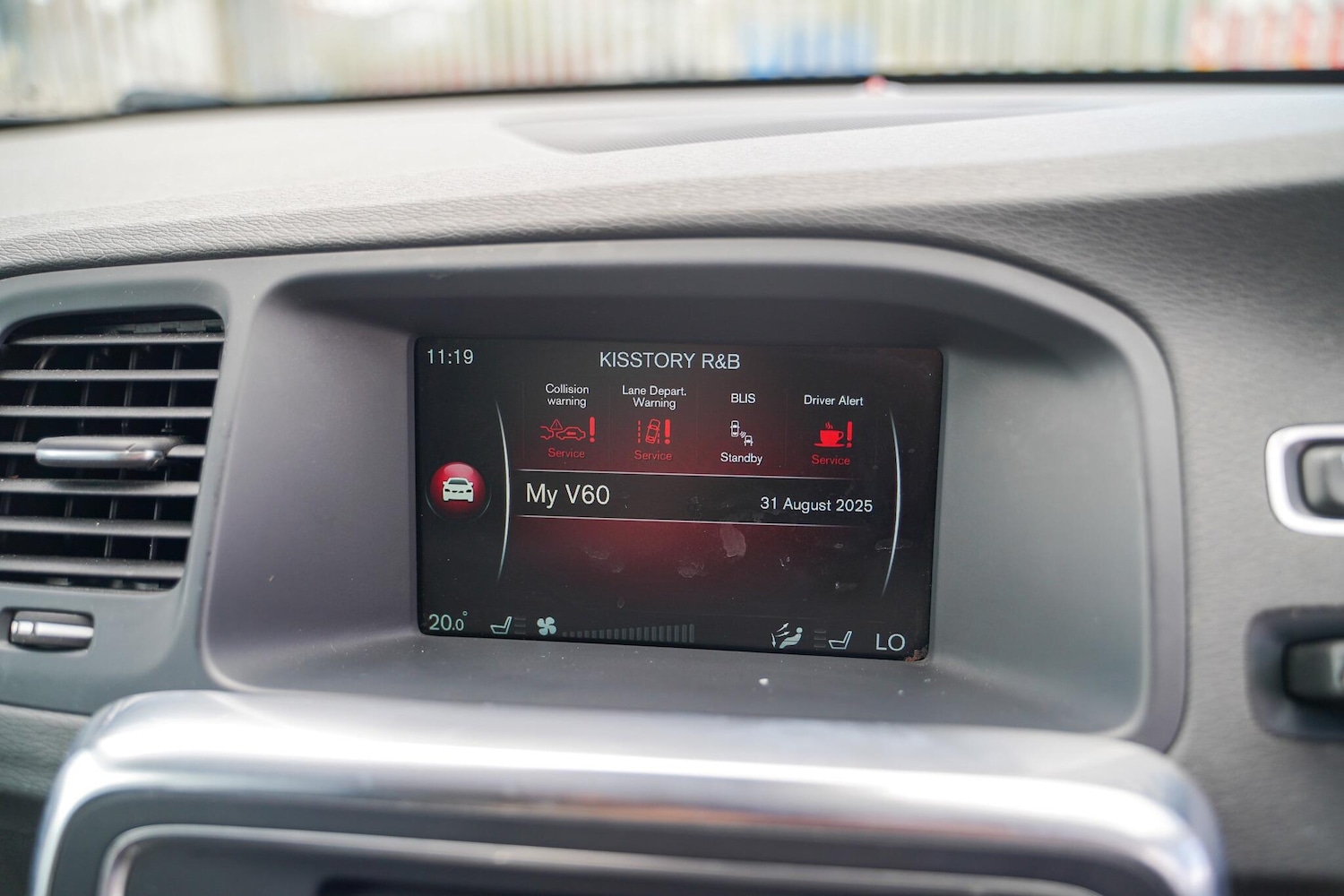 Used Volvo V60 2014 for sale - 77057273: Photo 37