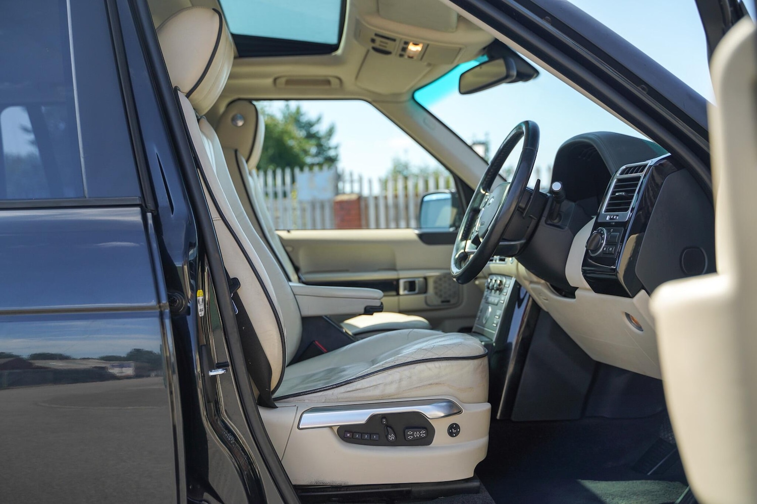 Used Land Rover Range Rover 2011 for sale - 76326701: Photo 7