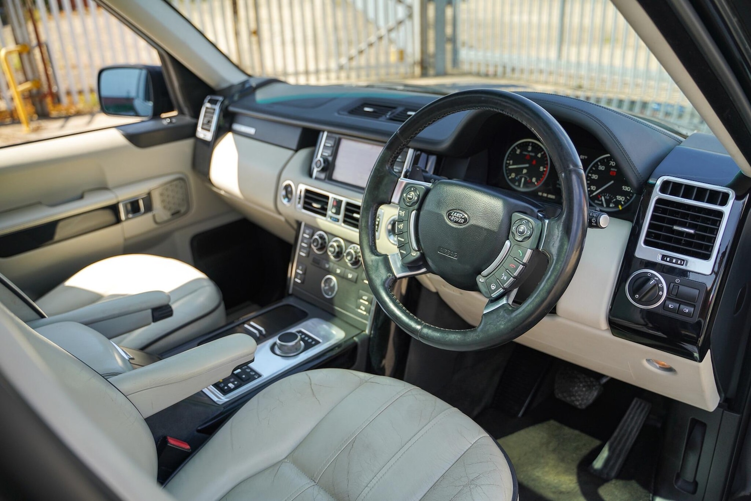 Used Land Rover Range Rover 2011 for sale - 76326701: Photo 9