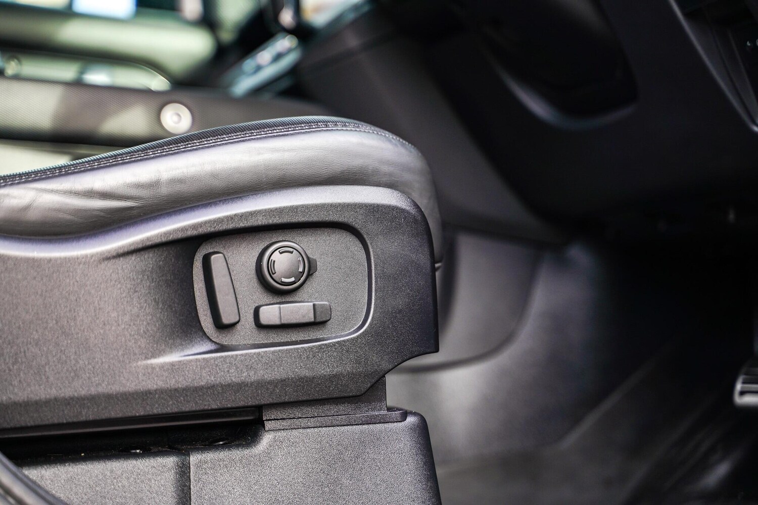 Used Land Rover Defender 2022 for sale - 78148350: Photo 53