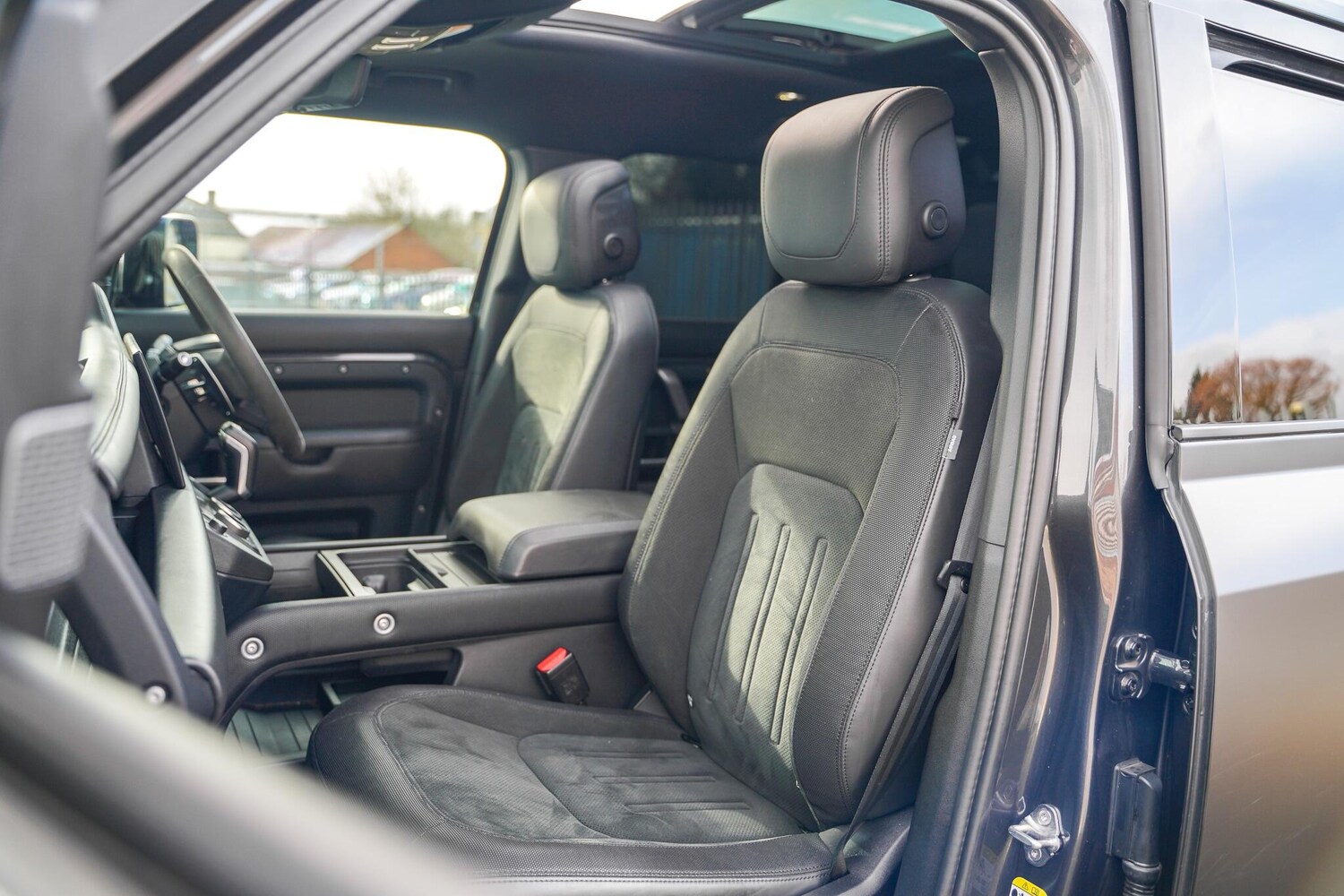 Used Land Rover Defender 2022 for sale - 77633961: Photo 31