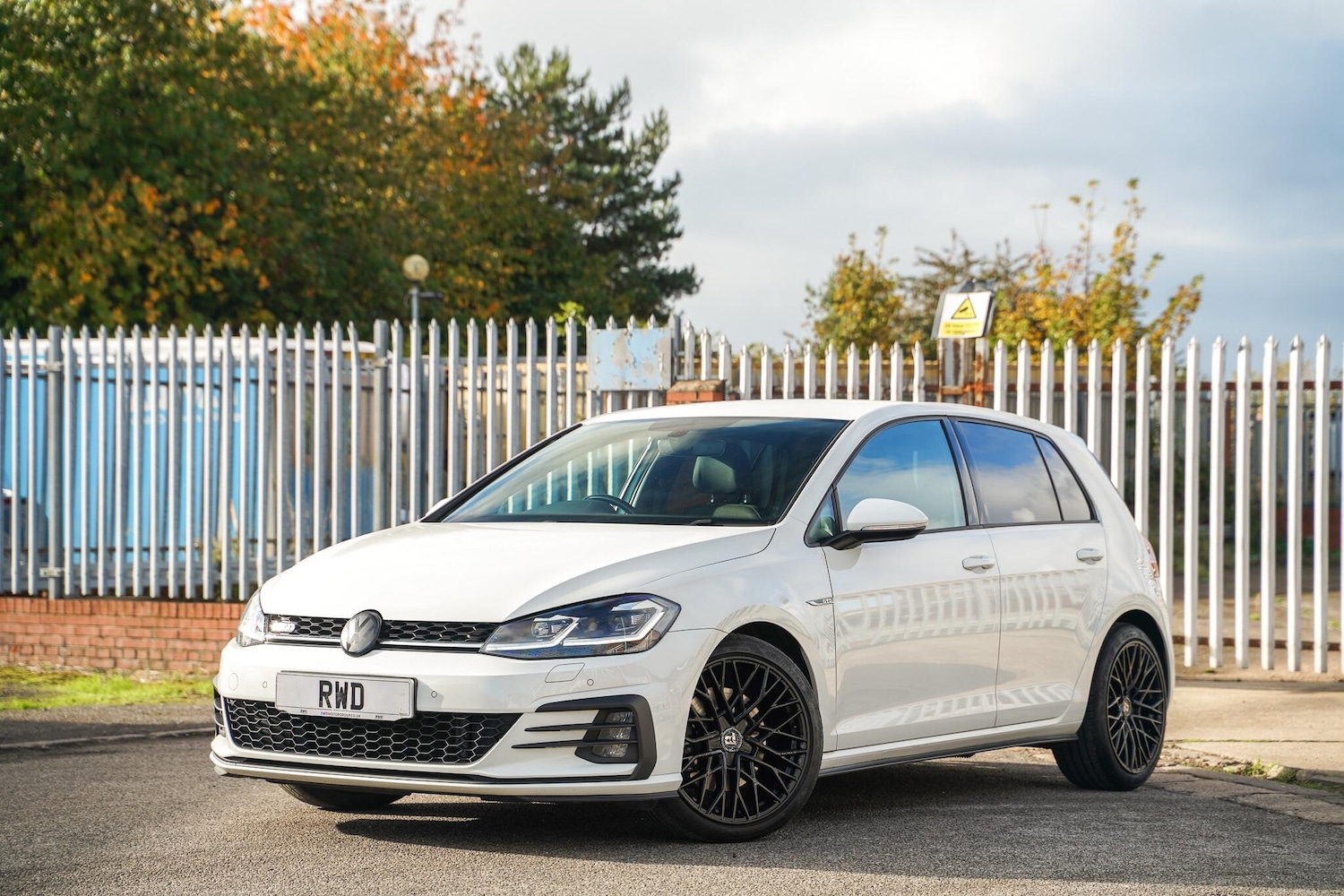 Used Volkswagen Golf 2017 for sale - 76349430: Photo 1