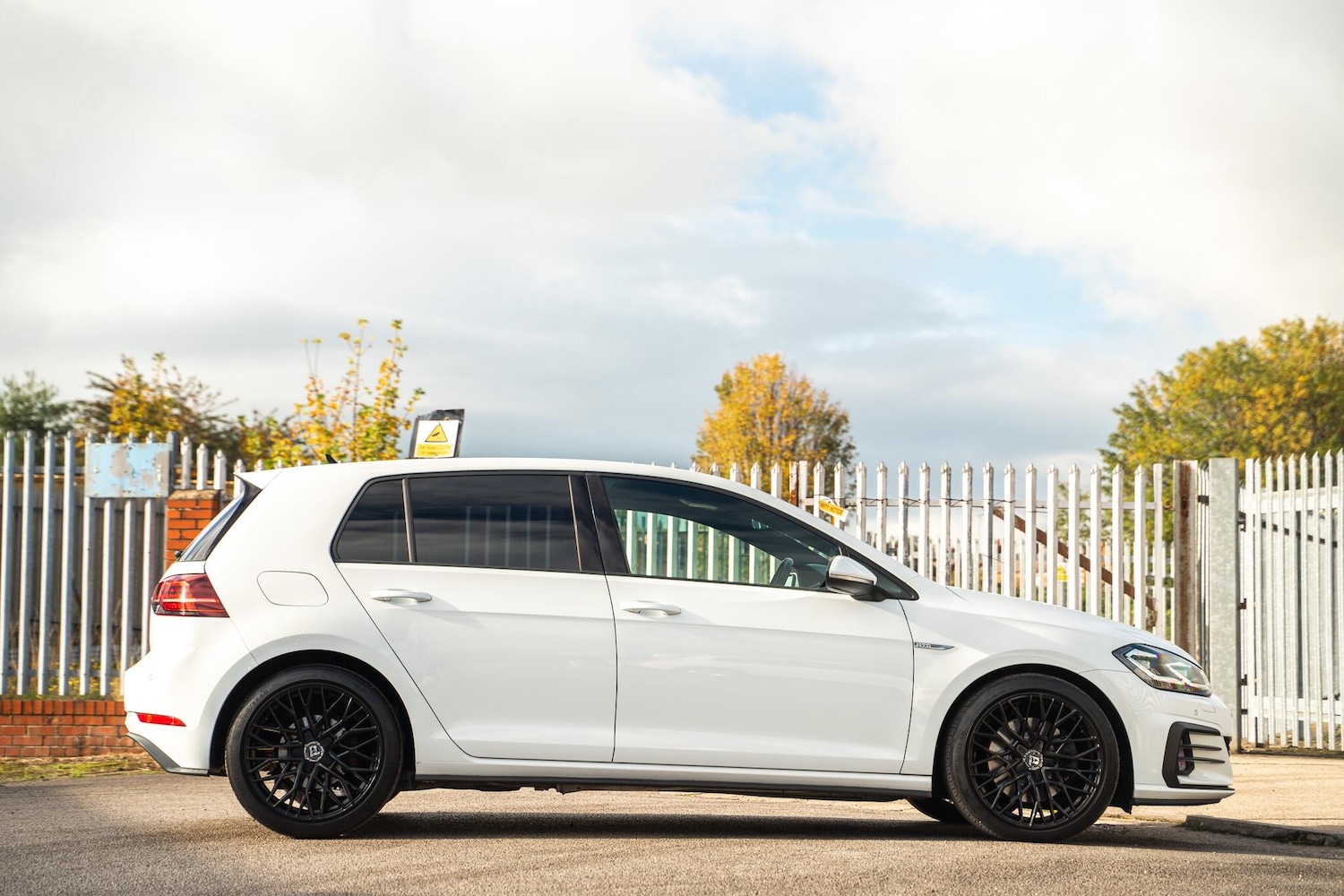 Used Volkswagen Golf 2017 for sale - 76349430: Photo 10