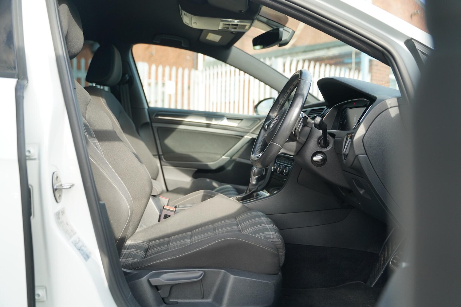 Used Volkswagen Golf 2017 for sale - 76349430: Photo 11