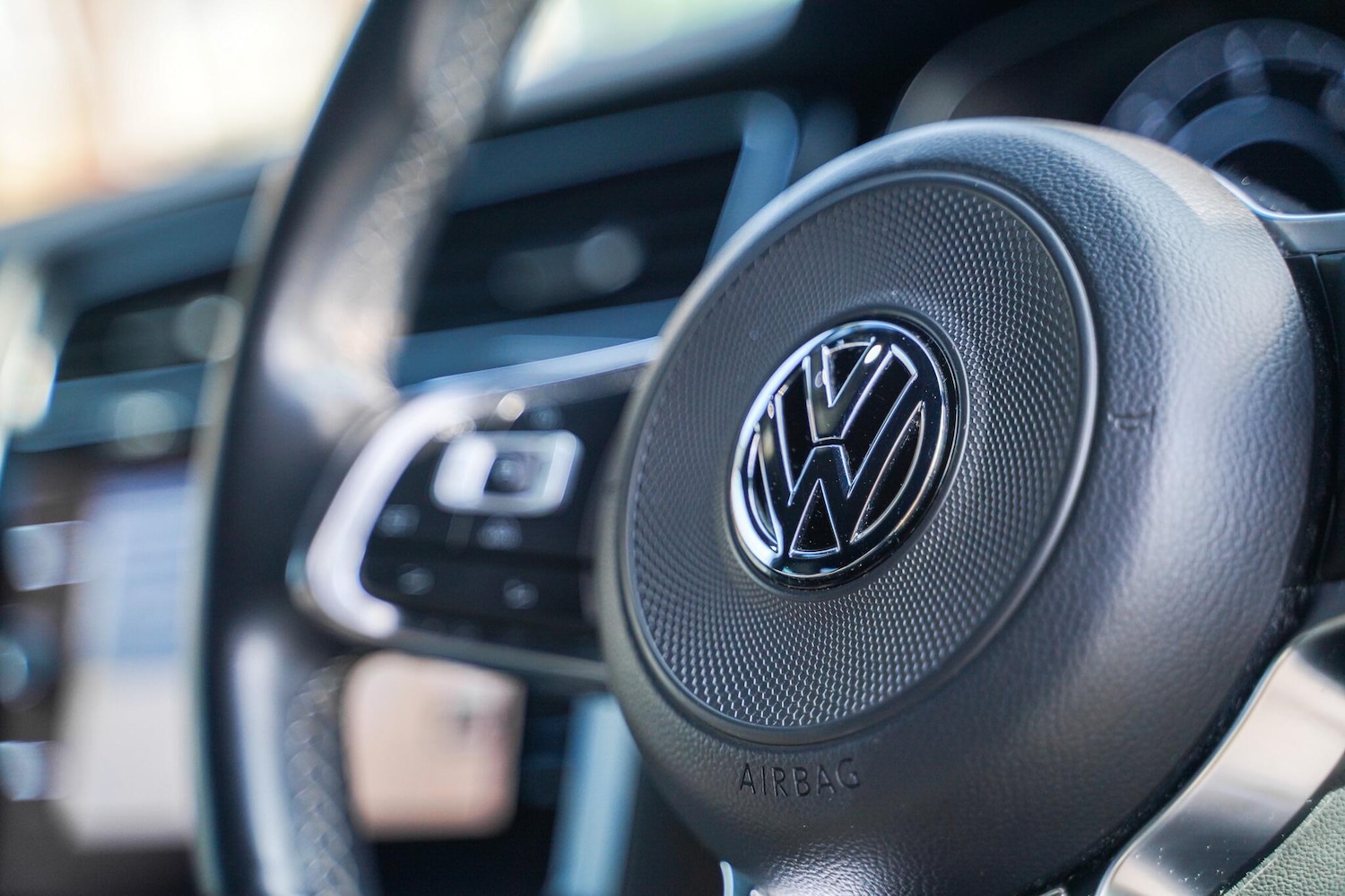 Used Volkswagen Golf 2017 for sale - 76349430: Photo 14