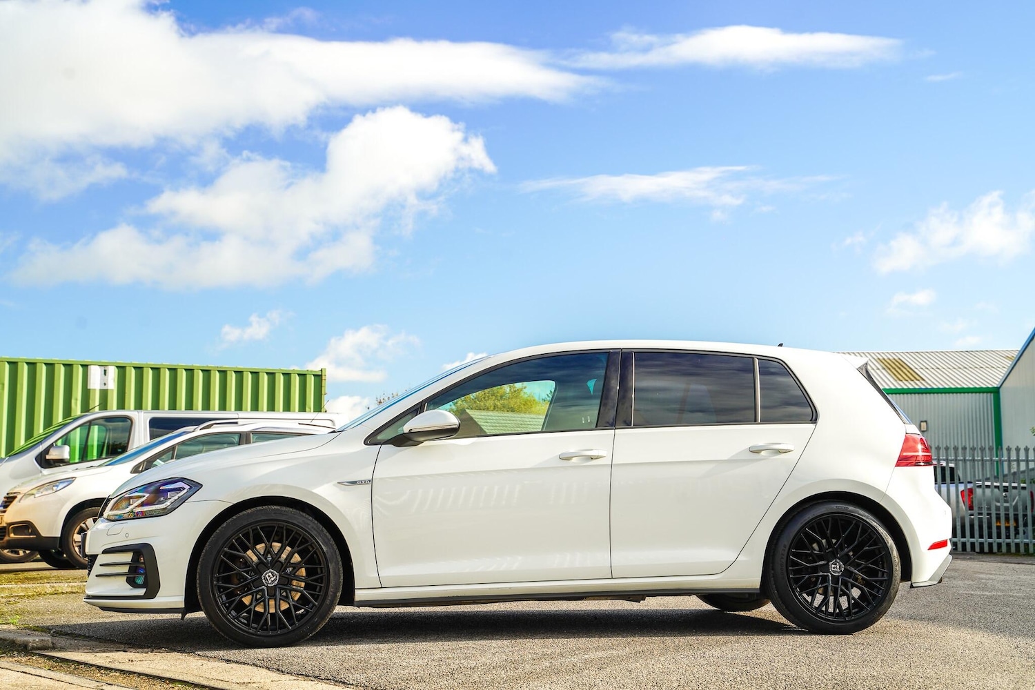 Used Volkswagen Golf 2017 for sale - 76349430: Photo 20
