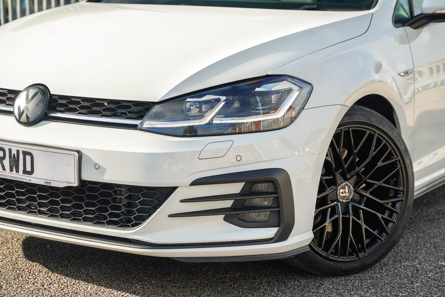Used Volkswagen Golf 2017 for sale - 76349430: Photo 3