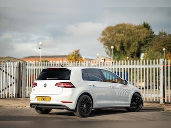 Used Volkswagen Golf 2017 for sale - 76349430: Photo