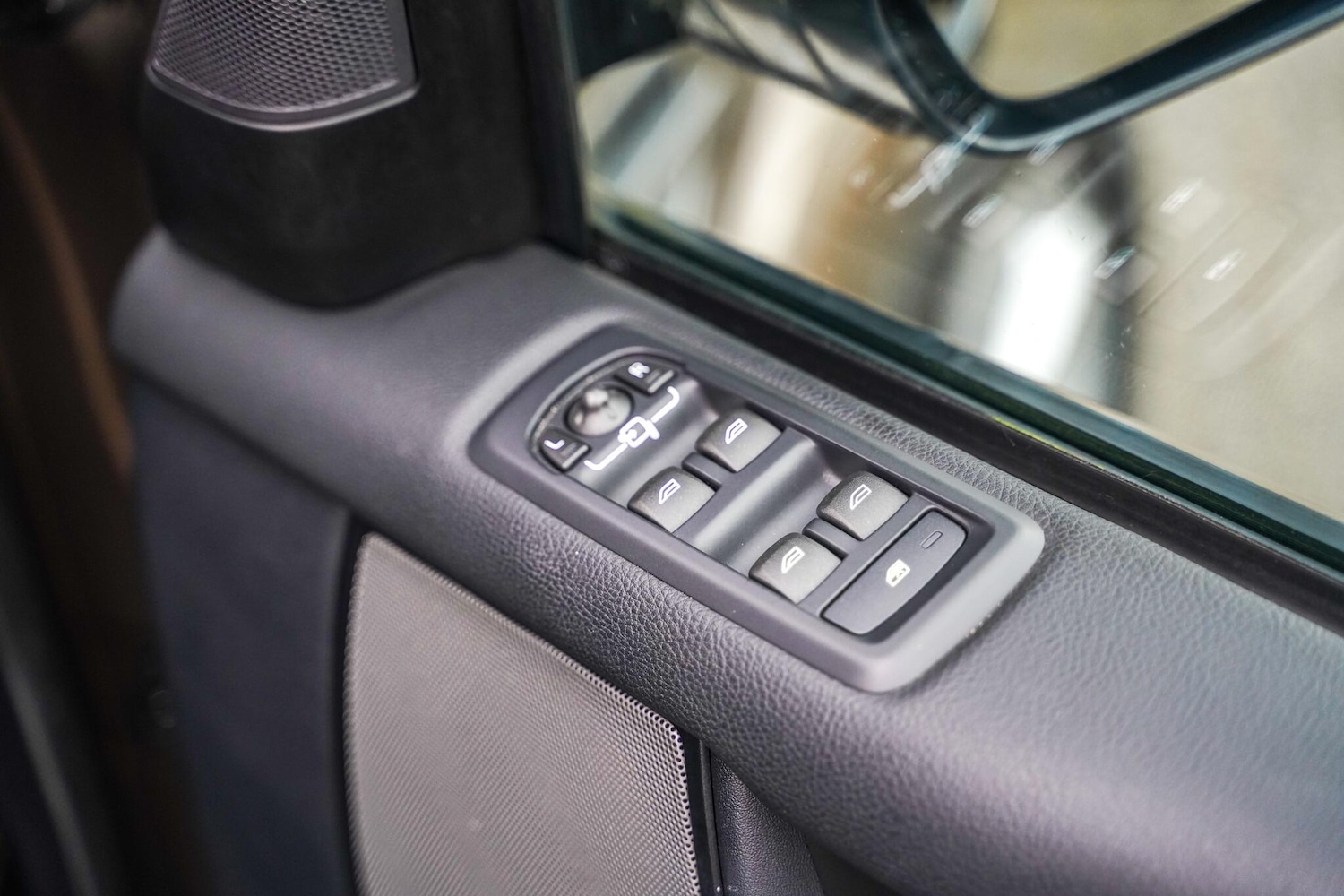 Used Land Rover Discovery 2014 for sale - 76991552: Photo 48