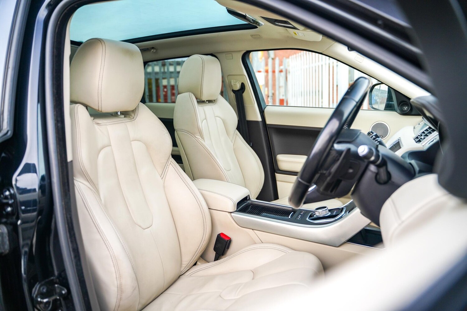 Used Land Rover Range Rover Evoque 2011 for sale - 76632653: Photo 23