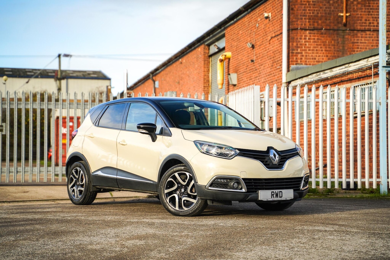 Used Renault Captur 2015 for sale - 76633077: Photo 1