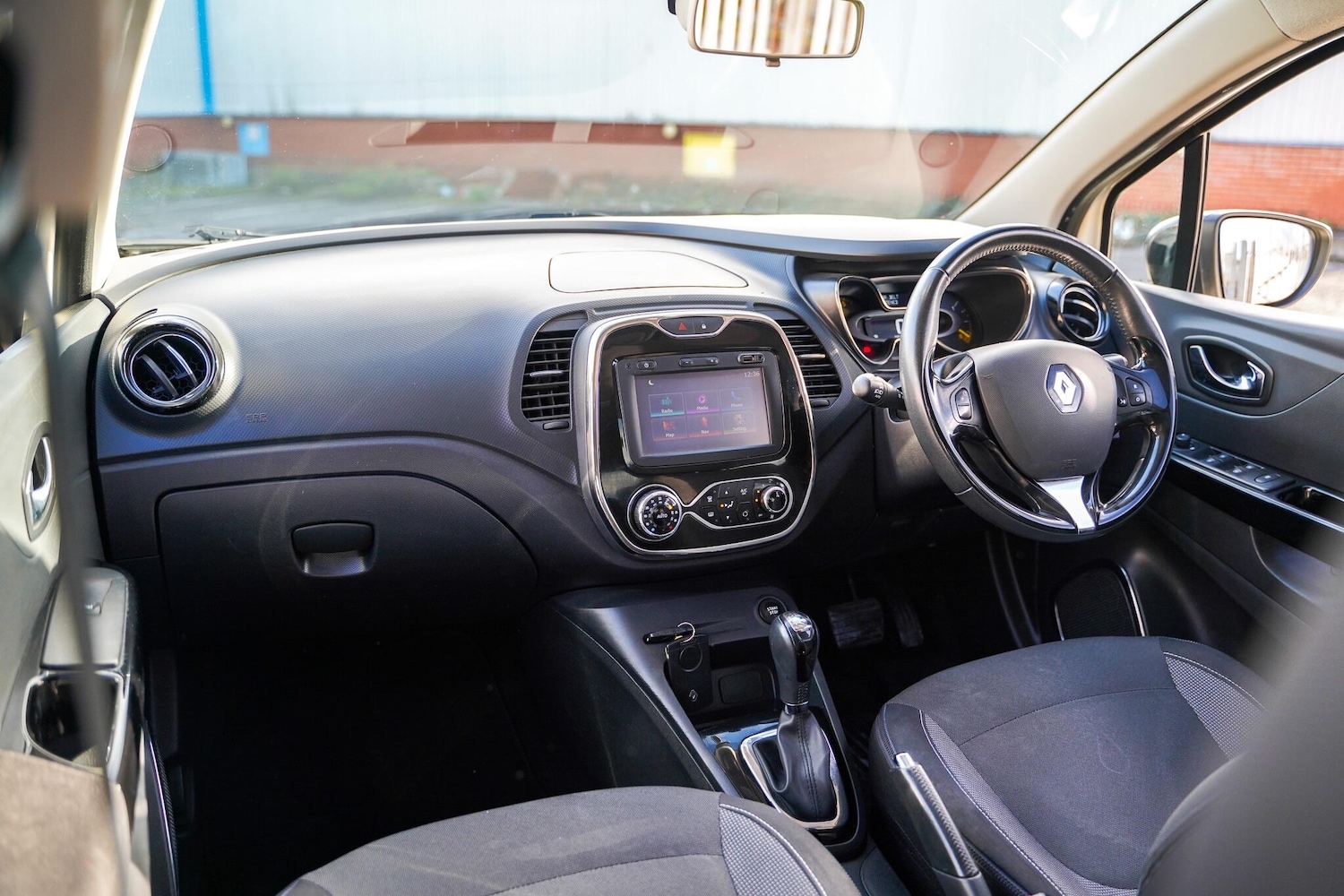 Used Renault Captur 2015 for sale - 76633077: Photo 16