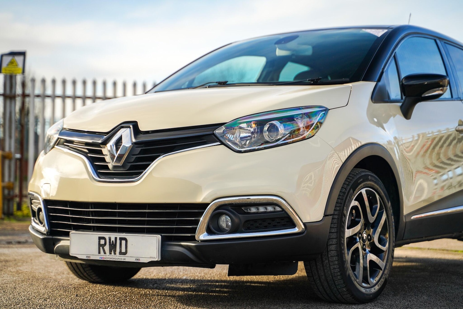 Used Renault Captur 2015 for sale - 76633077: Photo 17