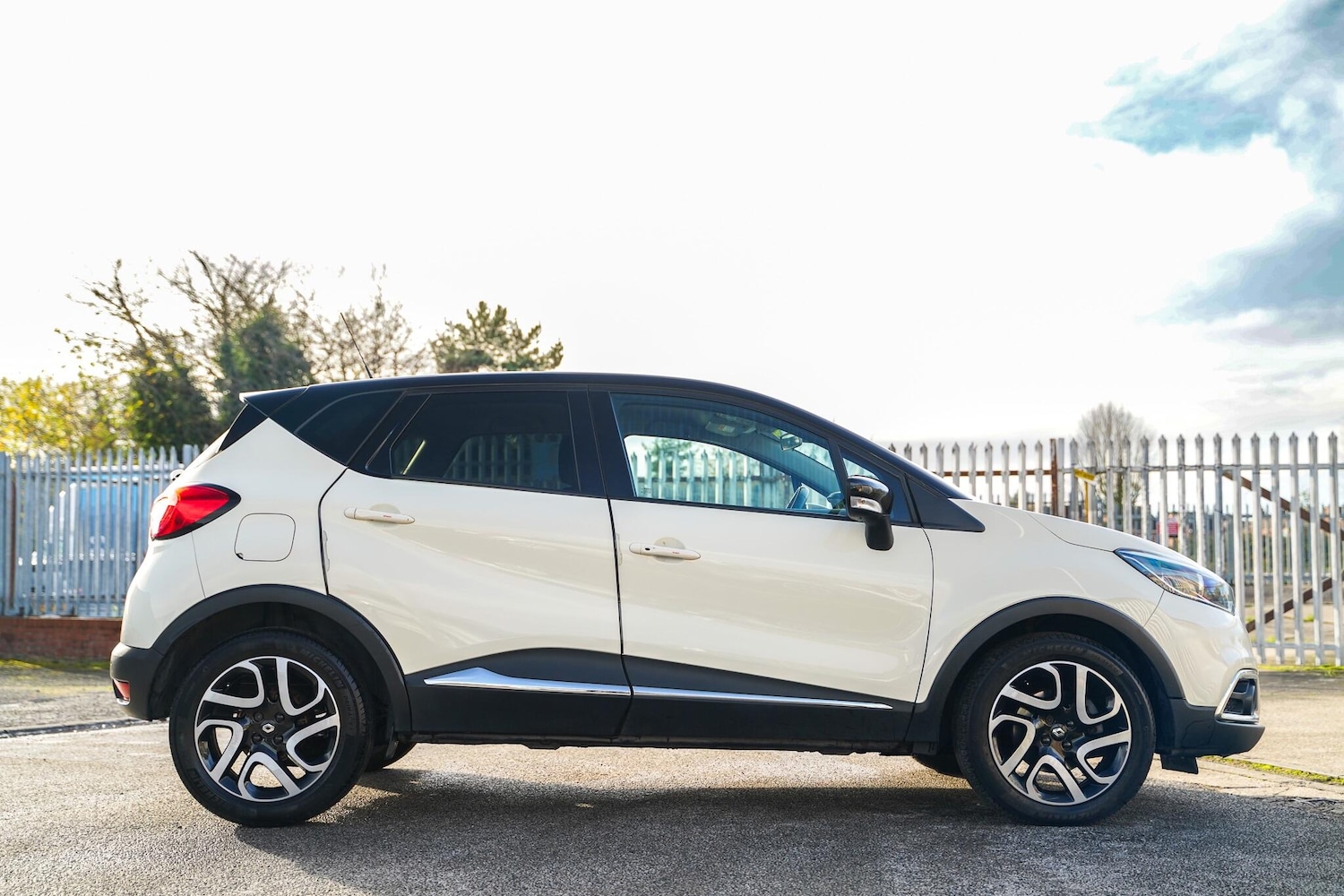 Used Renault Captur 2015 for sale - 76633077: Photo 26