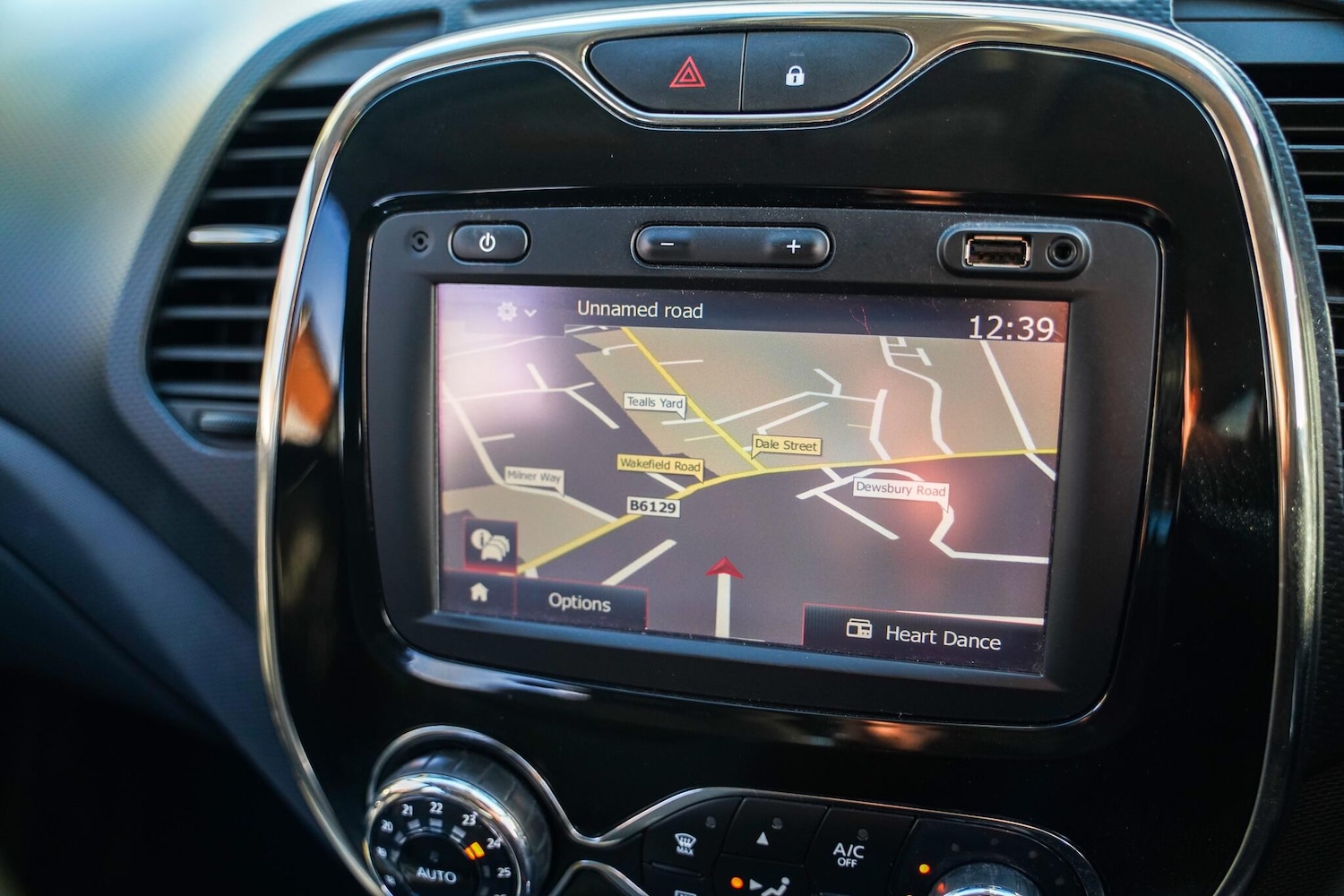 Used Renault Captur 2015 for sale - 76633077: Photo 35