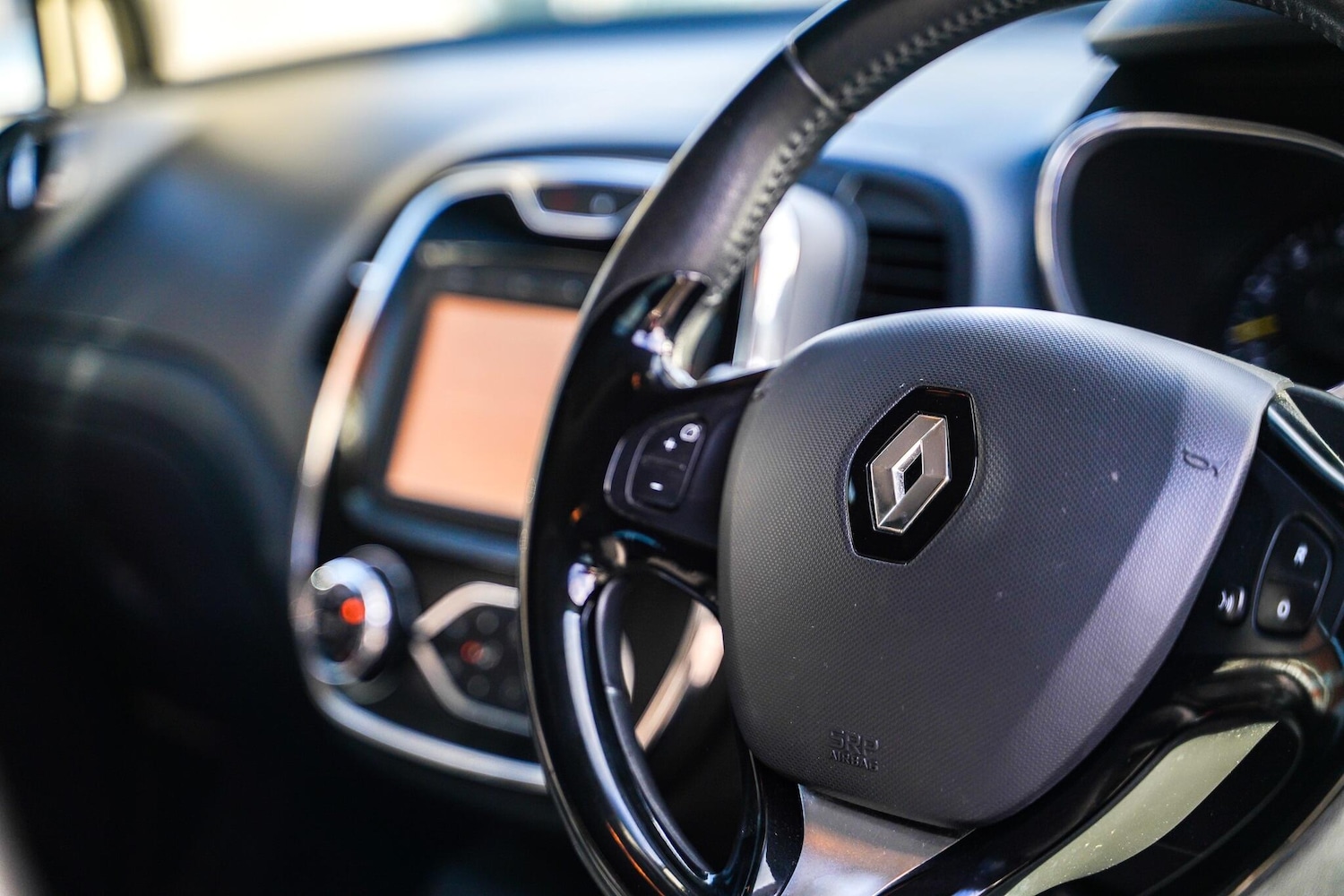 Used Renault Captur 2015 for sale - 76633077: Photo 39