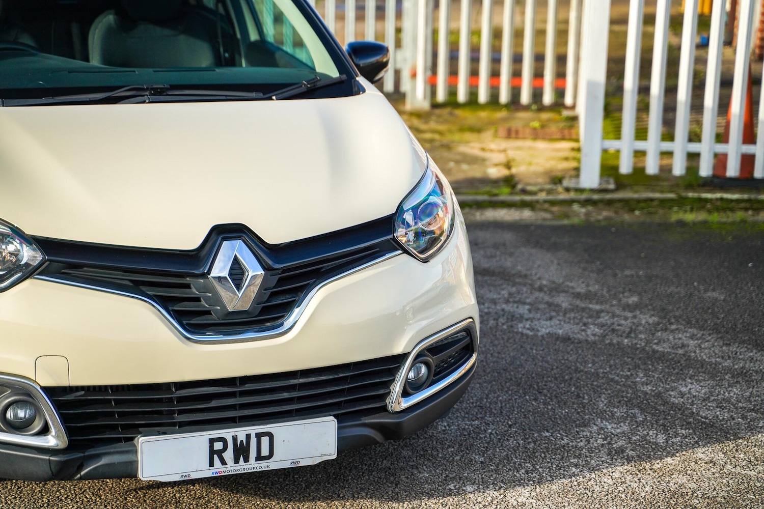 Used Renault Captur 2015 for sale - 76633077: Photo 4