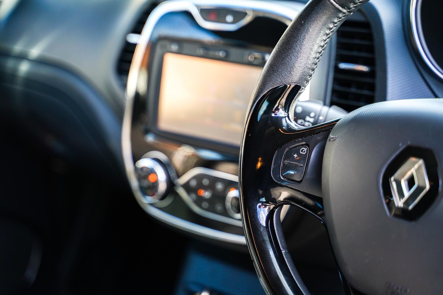 Used Renault Captur 2015 for sale - 76633077: Photo 41