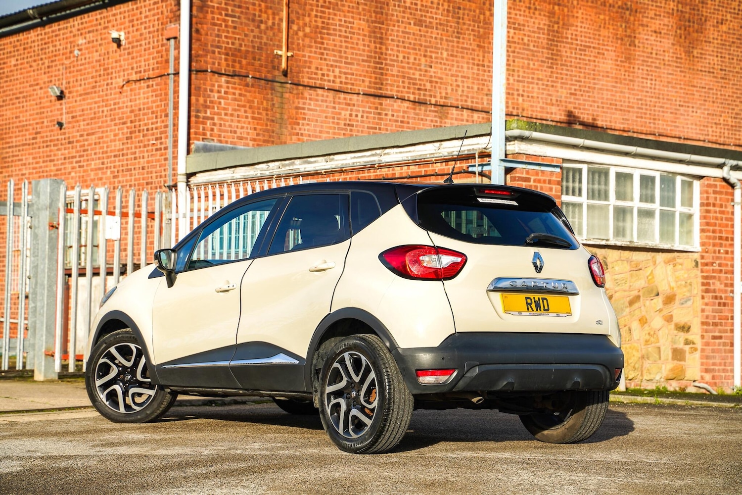 Used Renault Captur 2015 for sale - 76633077: Photo 8