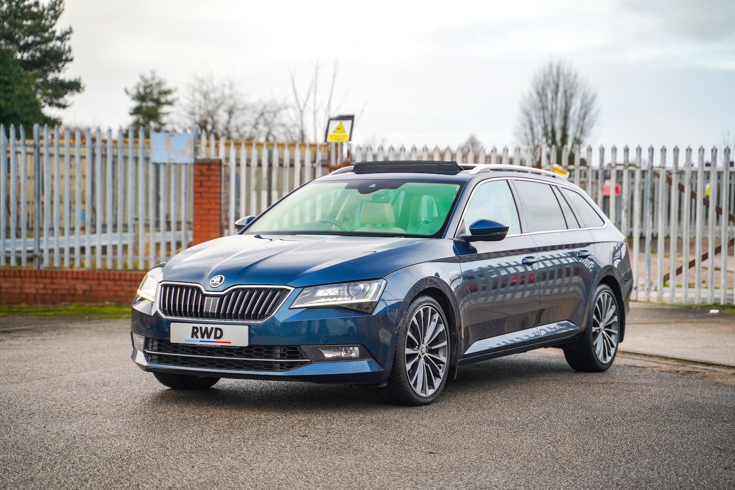 Used Skoda Superb for sale - 77190474: Photo 2
