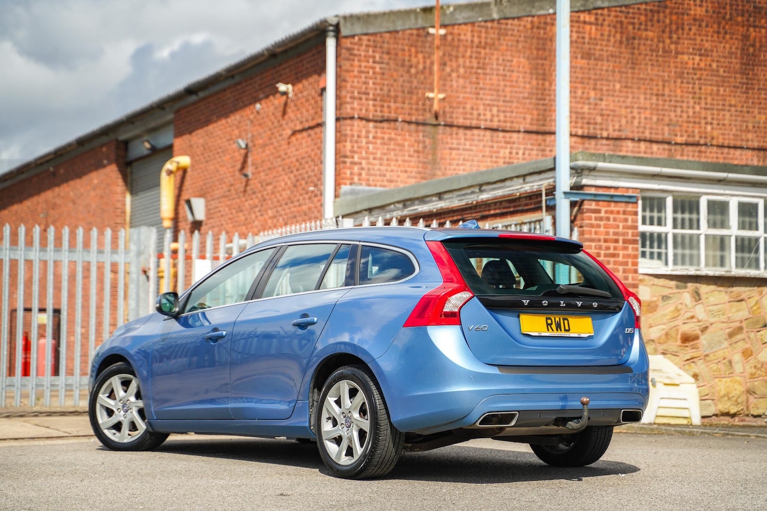 Used Volvo V60 2014 for sale - 76993664: Photo 13