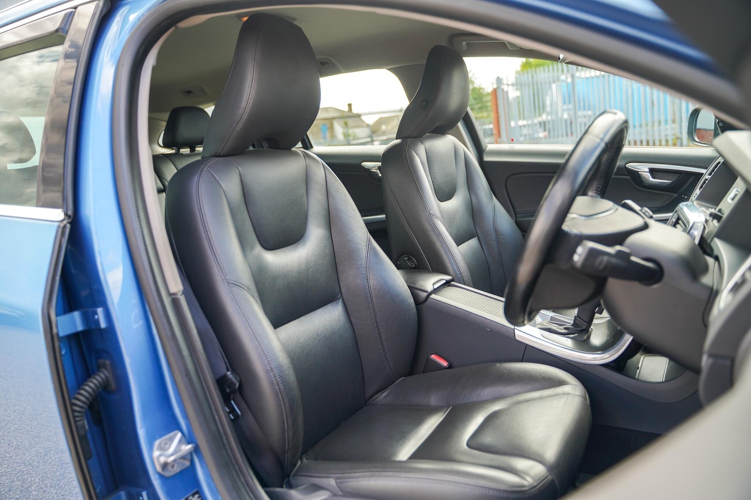 Used Volvo V60 2014 for sale - 76993664: Photo 25