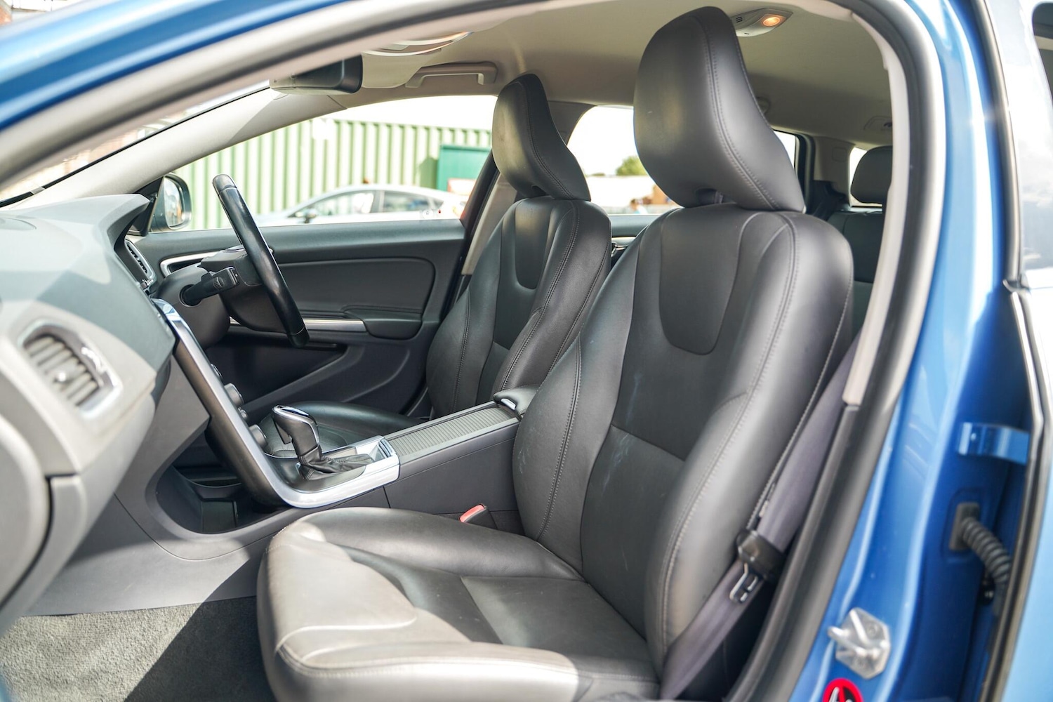 Used Volvo V60 2014 for sale - 76993664: Photo 40