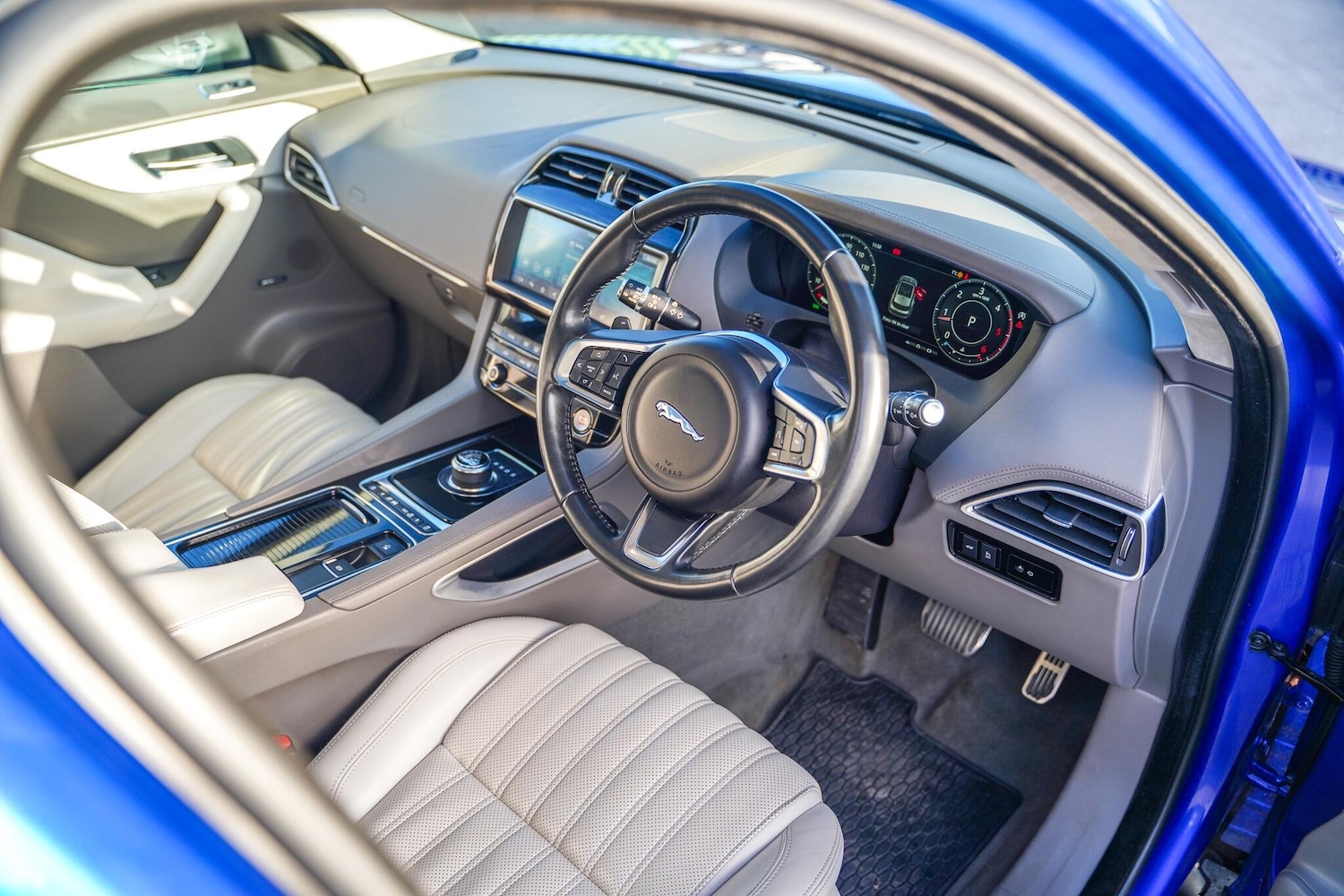 Used Jaguar F-Pace 2018 for sale - 77097965: Photo 9