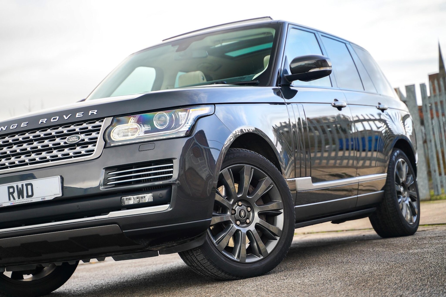 Used Land Rover Range Rover 2017 for sale - 76633249: Photo 2