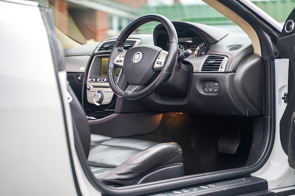 Used Jaguar XKR 2011 for sale - 76284440: Photo 24