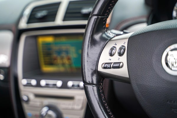Used Jaguar XKR 2011 for sale - 76284440: Photo 25