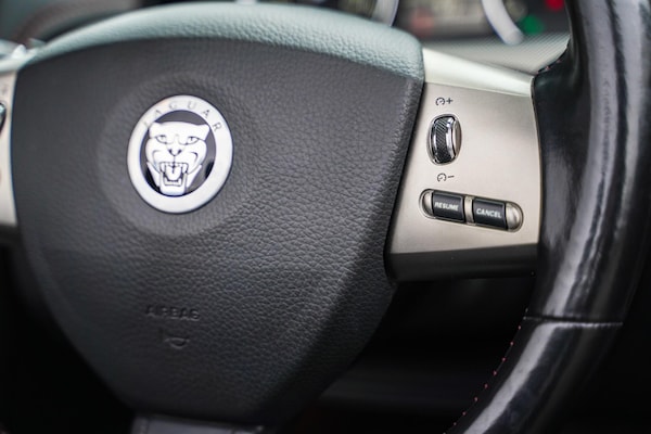 Used Jaguar XKR 2011 for sale - 76284440: Photo 27