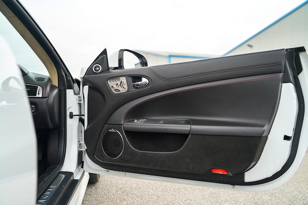 Used Jaguar XKR 2011 for sale - 76284440: Photo 31
