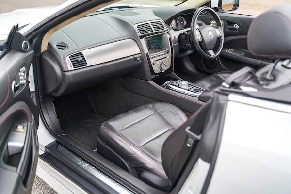 Used Jaguar XKR 2011 for sale - 76284440: Photo 44