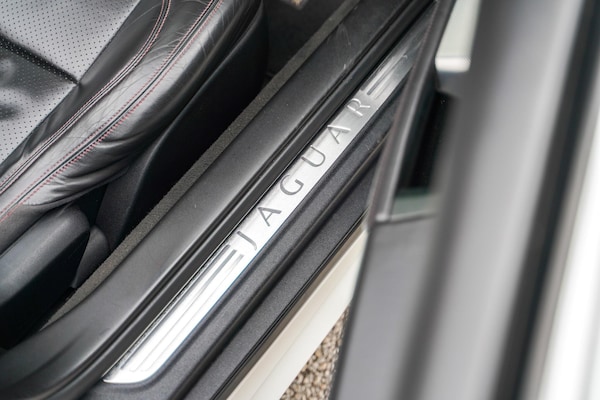 Used Jaguar XKR 2011 for sale - 76284440: Photo 47