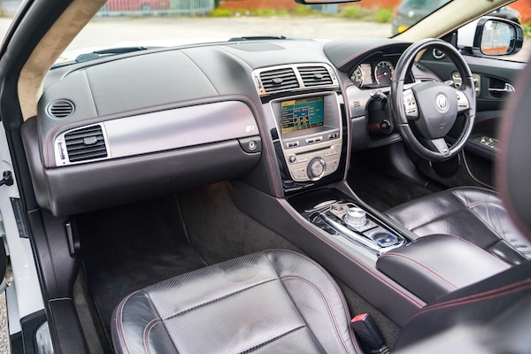 Used Jaguar XKR 2011 for sale - 76284440: Photo 7