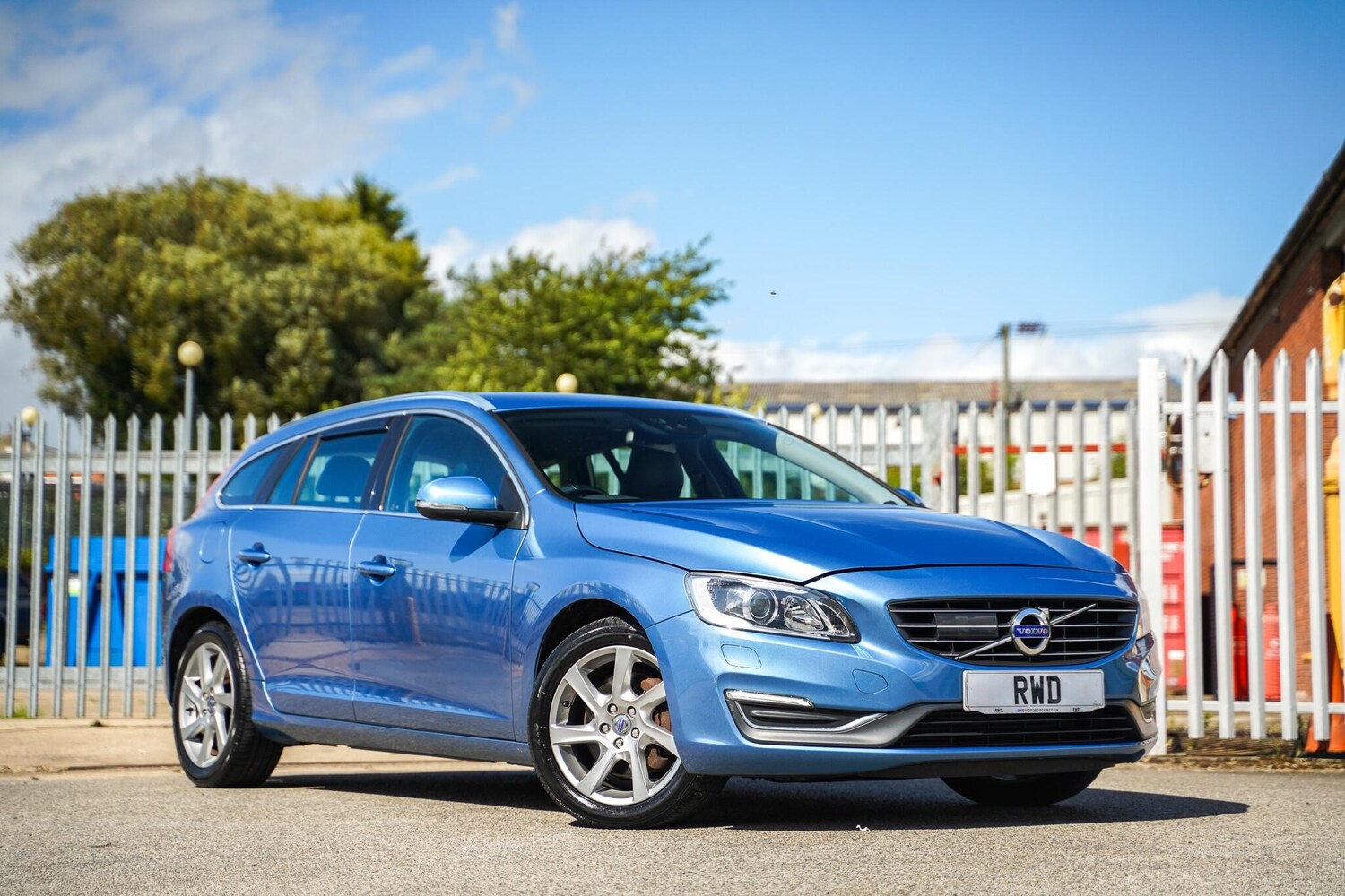 Used Volvo V60 2014 for sale - 76188809: Photo 1