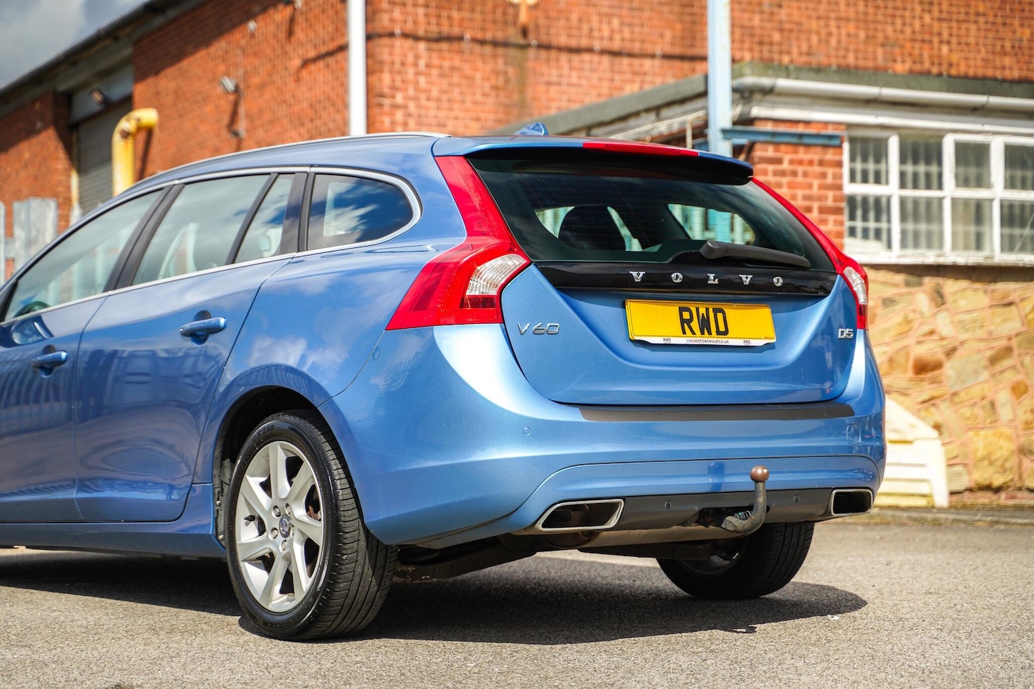 Used Volvo V60 2014 for sale - 76188809: Photo 3