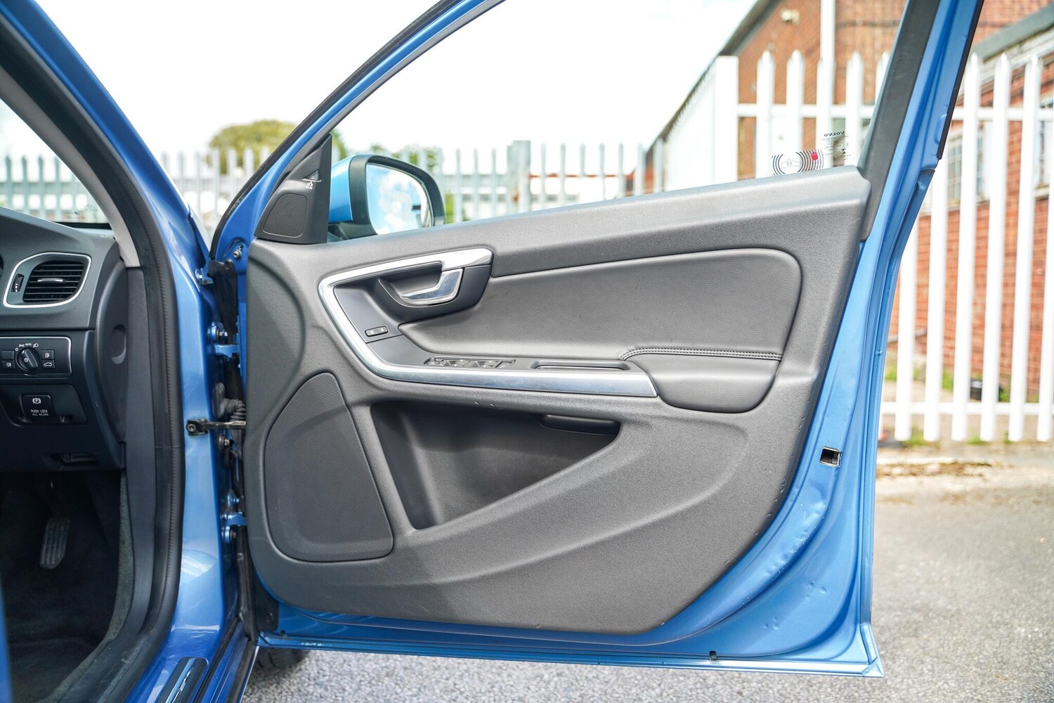 Used Volvo V60 2014 for sale - 76188809: Photo 33