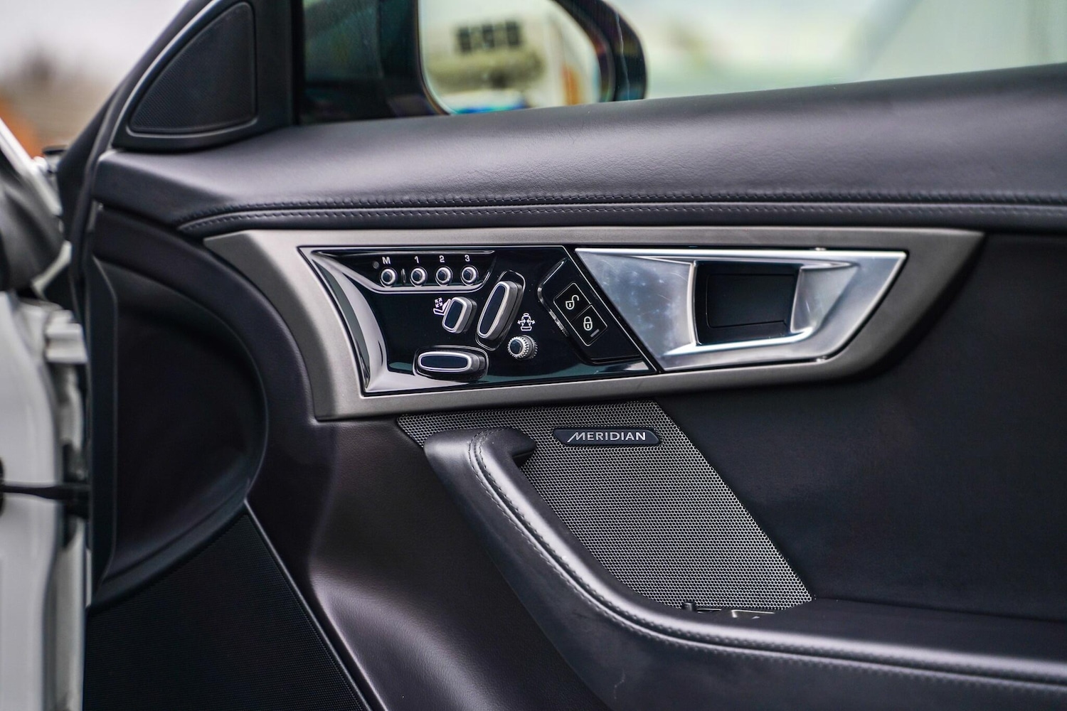 Used Jaguar F-Type 2014 for sale - 77574397: Photo 41