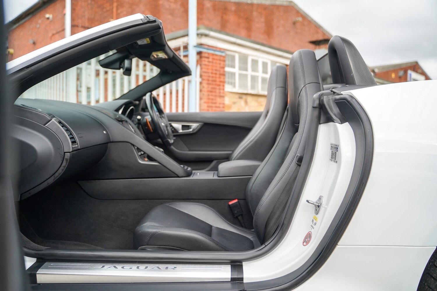 Used Jaguar F-Type 2013 for sale - 77597593: Photo 32