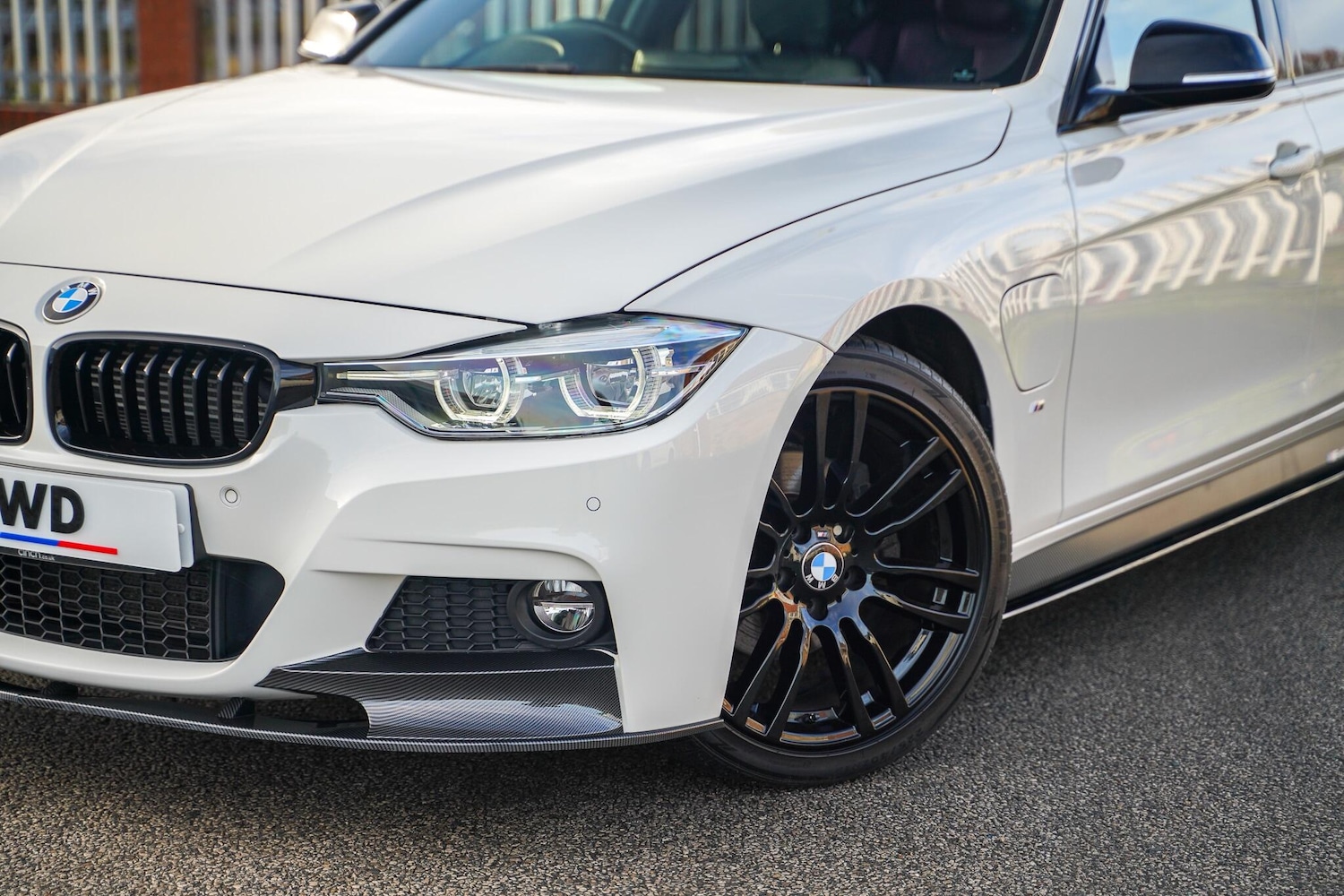 Used BMW 3 Series 2017 for sale - 77202412: Photo 2