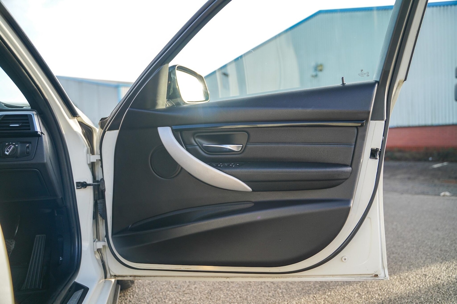 Used BMW 3 Series 2017 for sale - 77202412: Photo 42