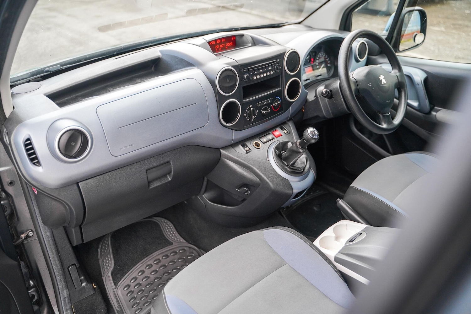 Used Peugeot Partner Tepee 2015 for sale - 76349114: Photo 13