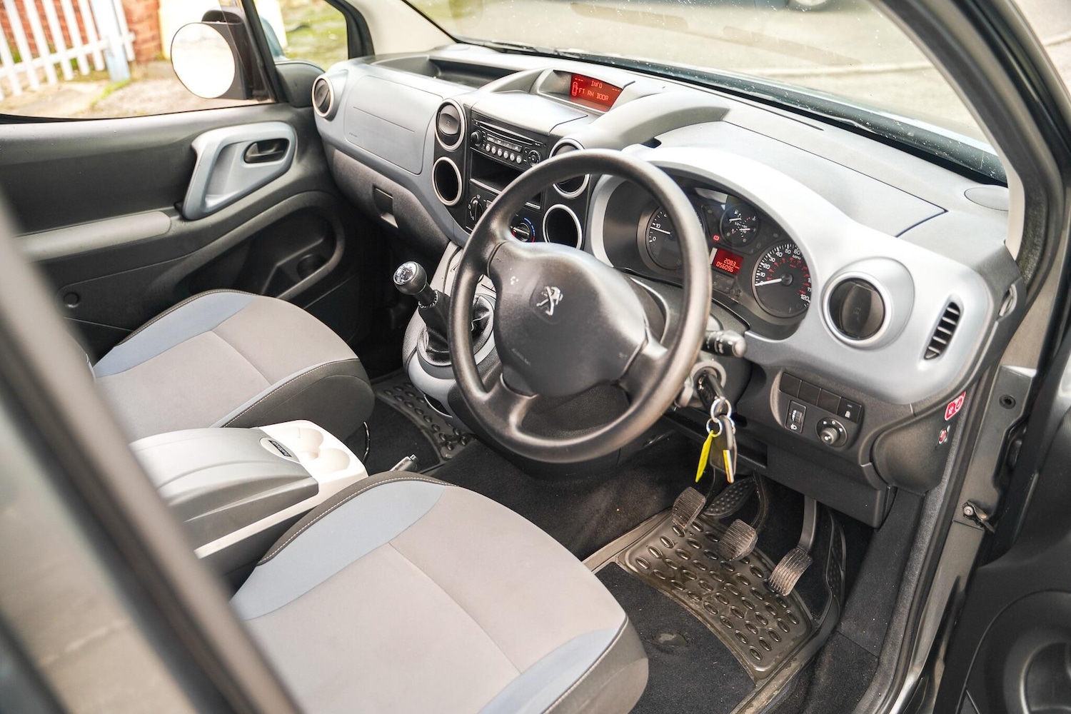 Used Peugeot Partner Tepee 2015 for sale - 76349114: Photo 27