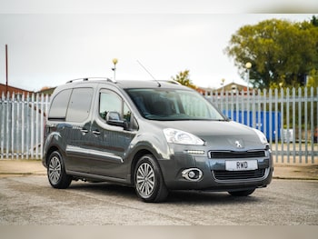 Used Peugeot Partner Tepee 2015 for sale - 76349114: Photo