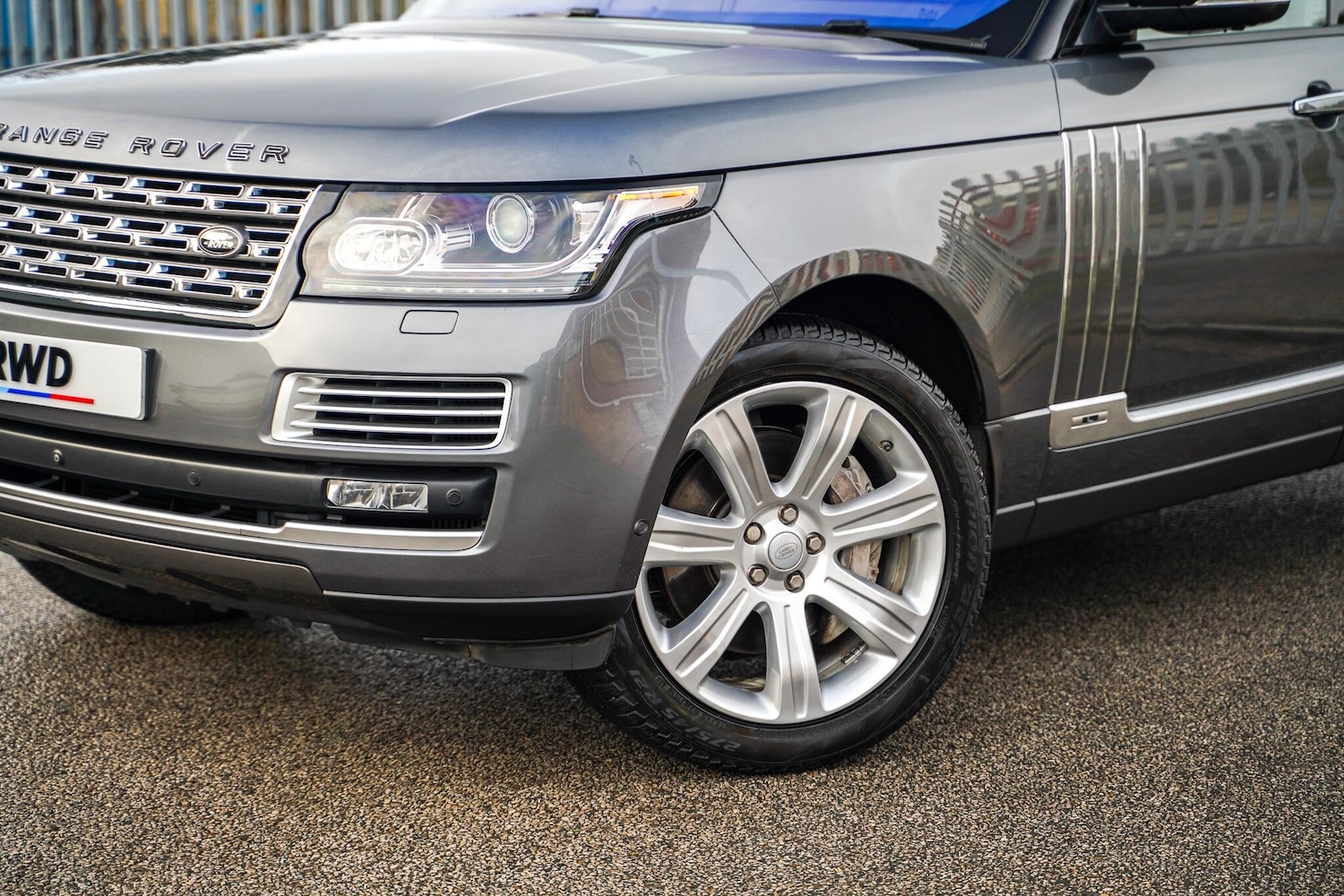 Used Land Rover Range Rover 2017 for sale - 77632918: Photo 2