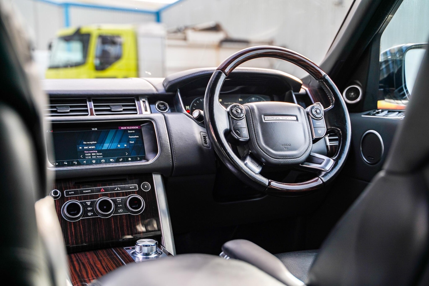 Used Land Rover Range Rover 2017 for sale - 77632918: Photo 62