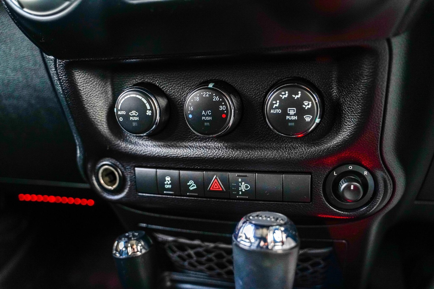 Used Jeep Wrangler 2015 for sale - 76993276: Photo 48