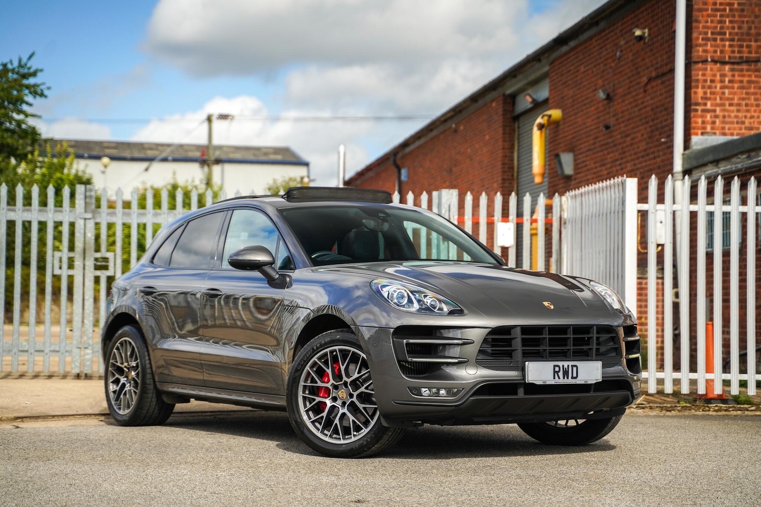 Used Porsche Macan 2015 for sale - 76189747: Photo 1